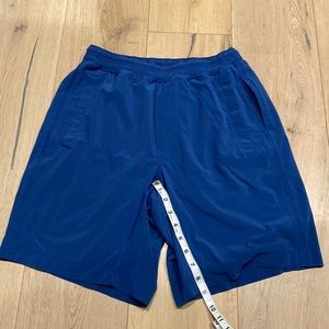 Lululemon Size Medium Pace Breaker Lined 9” Inseam in Royal Blue